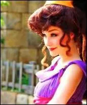 Qui est cette jolie fille de l'antiquit ?