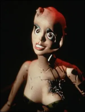 Dans ce long-mtrage, elle prte sa voix aux Gwendy Dolls, des poupes dformes. De quel film s'agit-il ?