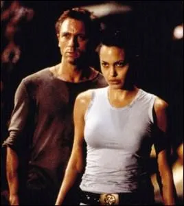 Dans quel film de Lara Croft apparat-il aux cts d'Angelina Jolie ?