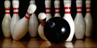 Combien y a-t-il de quilles sur un terrain de bowling en France ?