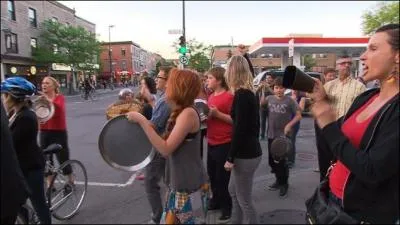 Le 18 mai 2012, le gouvernement Charest fait voter une loi spciale restreignant le droit de manifestant et punissant svrement les contrevenants que font alors de nombreux citoyens ?