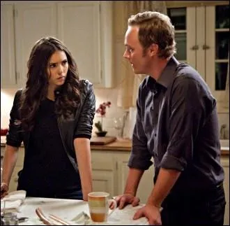 De quelle s�rie peupl�e de vampires a-t-il rejoint le casting le temps de 11 �pisodes dans la peau de John Gilbert ?