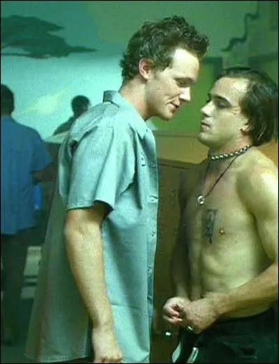 Dans quel film se retrouve-t-il confront� � un groupe de lyc�ens qui ont obtenu miraculeusement des pouvoirs mystiques et qui s'en servent pour devenir les 'dieux' du bahut ?