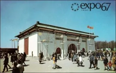 Quel pavillon fut victime d'un incendie le 30 mai ?