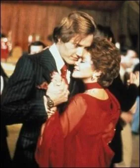 Ce film raconte le vie du dancing le plus clbre de New York au travers de trois histoires diffrentes. Walken y tient le rle de Russel dans le segment 'The Hustle' : de quel film s'agit-il ?