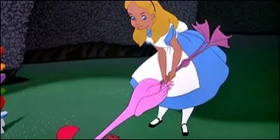 Dans "Alice au pays des Merveilles", à quel jeu Alice joue-t-elle avec la reine ?