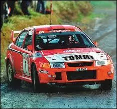 Quel pilote remporte son 4ime titre en 1999 au volant d'une Mitsubishi Lancer Evolution VI ?
