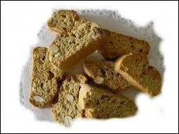 Le croquant est un biscuit sec aux :