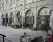 Pourquoi l'Ecole espagnole de Vienne porte-t-elle le qualificatif 'espagnole' ?