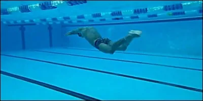 En natation, comment s'appelle l'impulsion prise par le nageur au virage ?