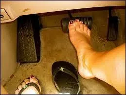 On peut aussi prendre une contravention si on conduit pieds nus.