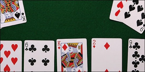 Avec combien de cartes se joue une crapette ?