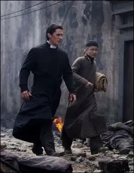 Dans quel film de 2011, qui se passe pendant la mme guerre, est-il un religieux accueille dans son glise des coliers chinois afin de les sauver ?
