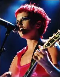 Qui est la chanteuse du groupe irlandais 'The Cranberries' form en 1989 ?