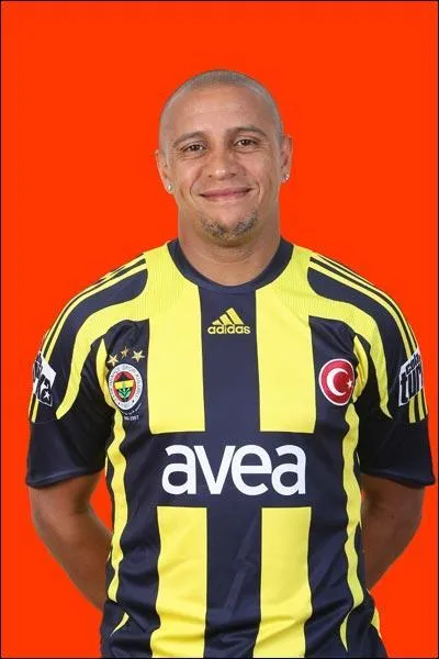 Comment s'appelle ce dfenseur de Fenerbahe ?