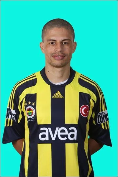 Comment s'appelle ce joueur parfois attaquant ?