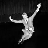 Claude Franois aurait-il pu faire tomber une carte  puce dans sa baignoire ?