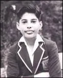 Trouvez le nom de ce chanteur rock :