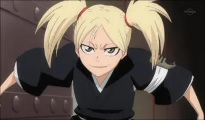 Qui est l'ancienne vice-capitaine de la Douzime Division qui frappait souvent Shinji Hirako ?