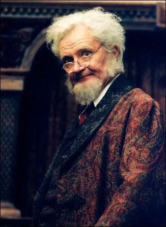 Dans quelle adaptation d'un trs clbre roman pour la jeunesse a-t-il interprt le professeur Kirke en 2005 ?