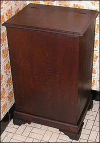 Ce meuble rarement dcor occupait une place de choix dans les foyers d'autrefois. Quel est le nom de ce meuble ?