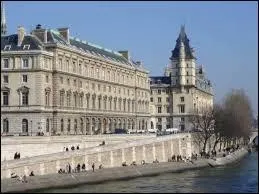 J'ai évité la visite du 36 quai des Orfèvres. Où se trouve la préfecture de police ? (4e arrondissement)