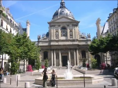 La Sorbonne (5e arrondissement) lieu mythique du Quartier latin