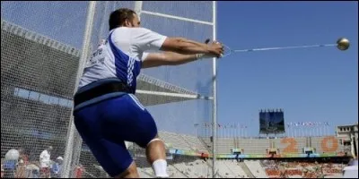 En athlétisme, lequel de ces lanceurs fait un moulinet ?