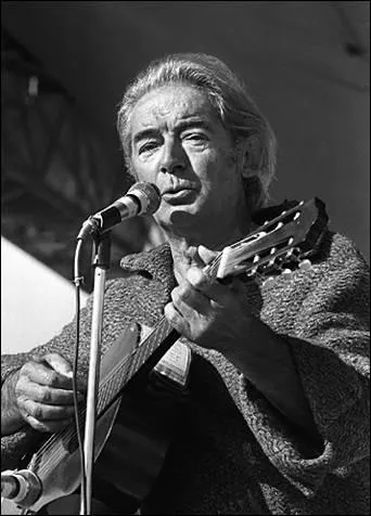 Flix Leclerc est le premier de tous les Qubcois  avoir eu du succs en France. Dans quelle ville est-il n ?