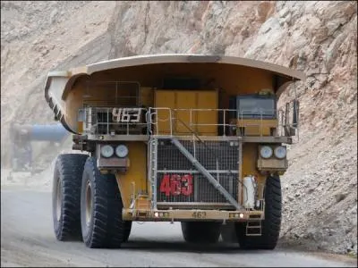 Pour travailler dans une mine de la Province Nord, je vais  :