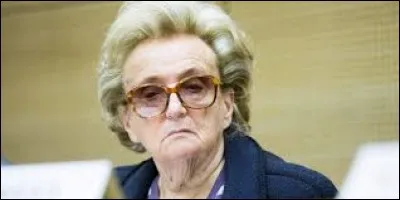 ''Pour moi, la femme idéale, c'est la femme corrézienne, celle de l'ancien temps, dure à la peine, qui sert les hommes à table, ne s'assied jamais avec eux et ne parle pas.''