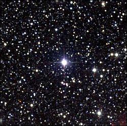 Proxima du Centaure est l'étoile la plus proche de notre système solaire.