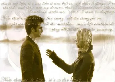 A la fin de la saison 2, quand le docteur parle à Rose on peut deviner qu'il...