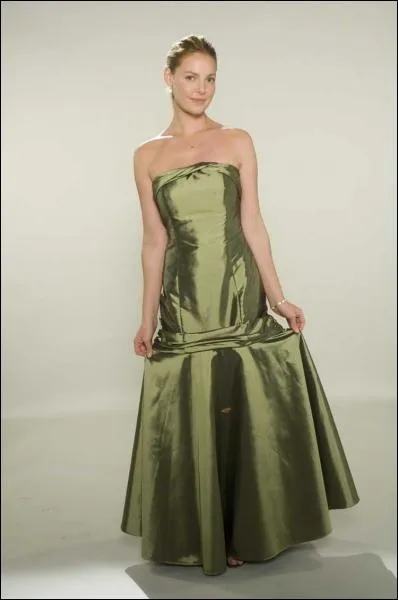 Dans quel film a-t-elle t la demoiselle d'honneur  multiples reprises ?