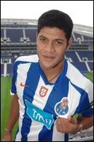Dans quel club japonais, le FC Porto a-t-il recruté l'attaquant brésilien surnommé 'Hulk' ?