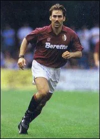 En quelle année, l'attaquant international espagnol Rafael Martín Vázquez a-t-il évolué à l'Olympique de Marseille ?