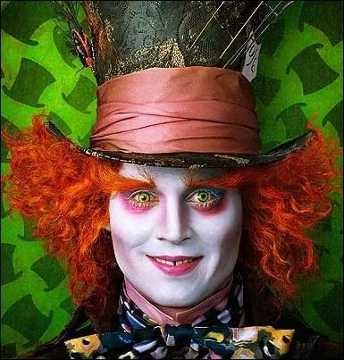 Johnny Depp nous ressort une composition capillaire de toute beaut (n'est-ce pas ? ), encore pour un film de Tim Burton. Lequel est-ce ?