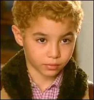 Samy Seghir teint en blond pour viter de rvler ses origines maghrbines dans un village de racistes, c'est dans :