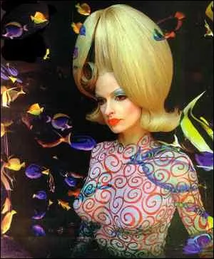 Lisa Marie avec une coiffure d'extra-terrestre, c'est dans :