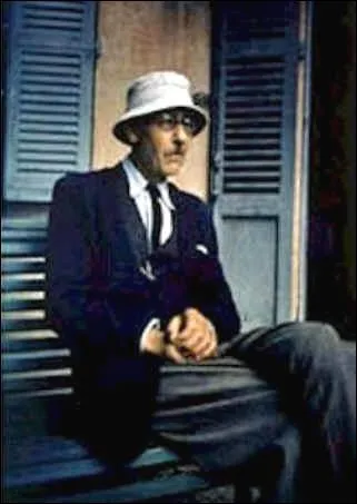 Pierre Bonnard est né en 1867 et fit partie du groupe des nabis. Ses 'Nus à la toilette' sont parmi ses oeuvres les plus connues. Pierre Bonnard était :