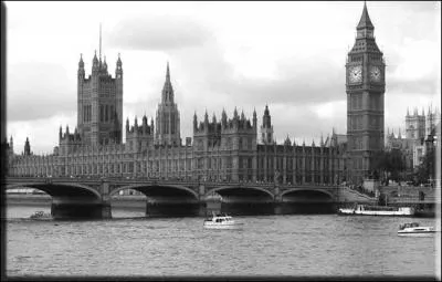 Elle et sa famille, habite la ville de...