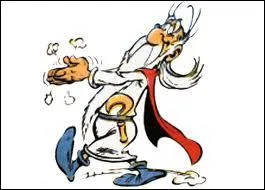 Avec quoi le druide Panoramix coupe-t-il le gui ?