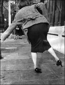 Lapsus est un terme latin qui signifie :