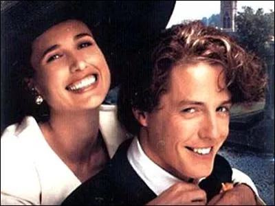 Hugh Grant et Andie McDowell dans...