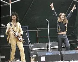 Sur cette photo de 1973 on peut voir Tony Iommi et Ozzy Osbourne du groupe britannique :