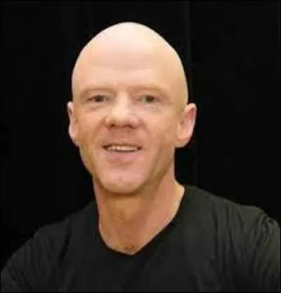 Jimmy Somerville, chanteur à la voix surprenante fut connu par le groupe Bronsky Beat puis les...