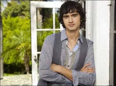 Qui est cet acteur de 90210 ?