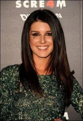 Qui est cette actrice de 90120 ?