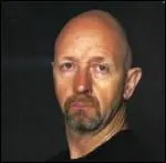 Qui a remplac Rob Halford au sein du Judas Priest en 1996 ?