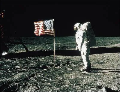 L'homme a march sur la Lune le :
